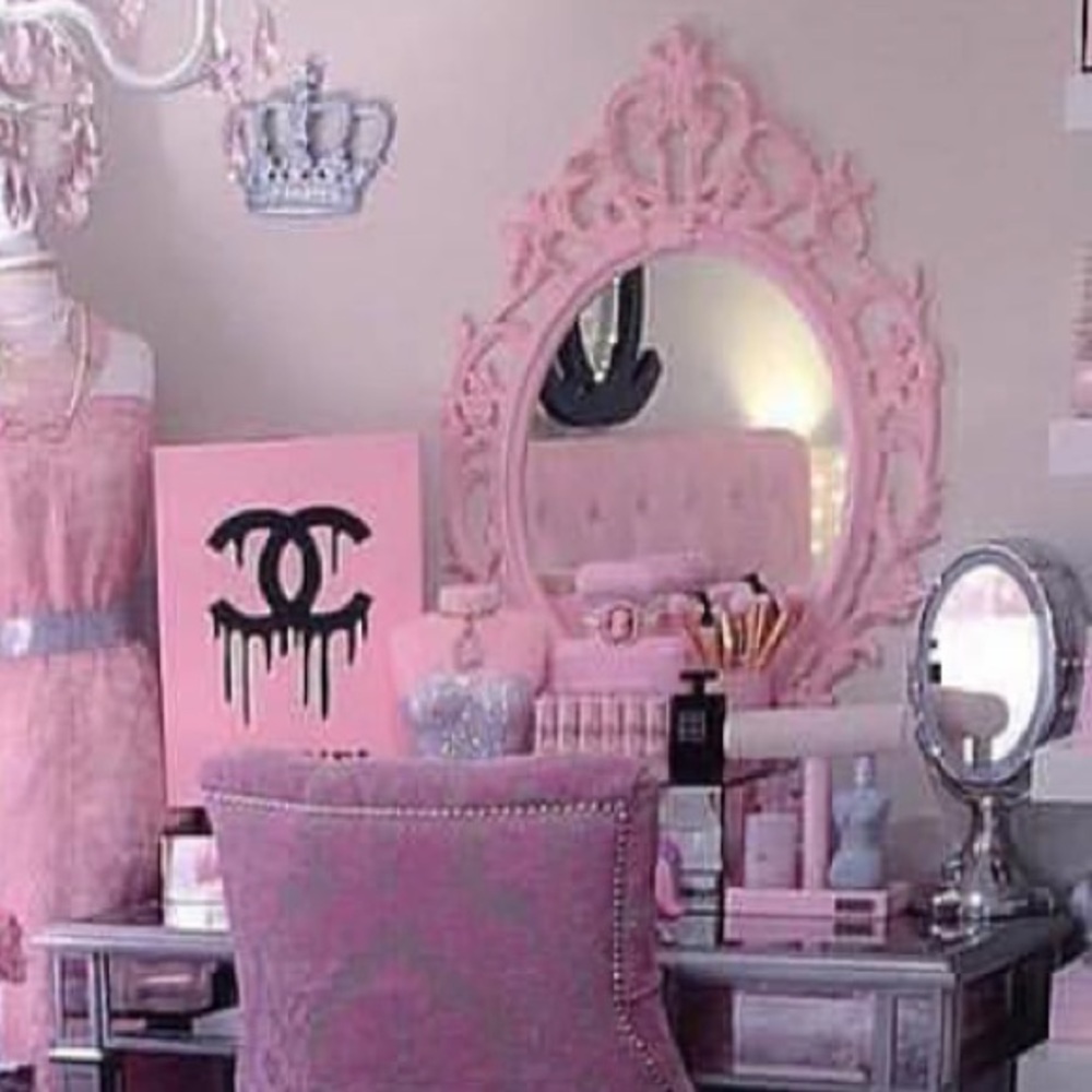 Meet your Posher, Nicole