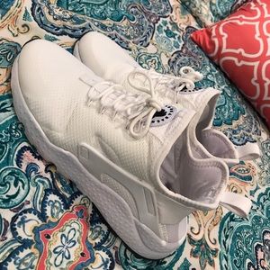 Air Haurache by Nike women's tennis shoes