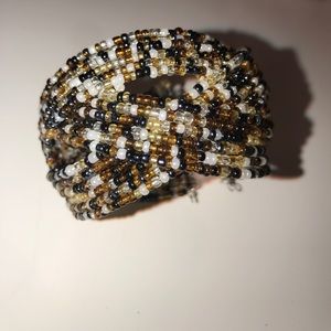 ✨Gorgeous multi colored Beaded bracelet ✨