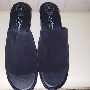 Fanfares vintage slip on sandals