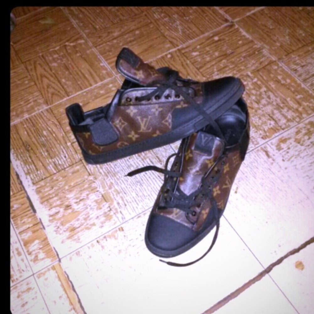 Lv sneakers