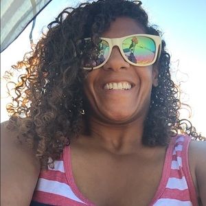 Meet your Posher, Deedra