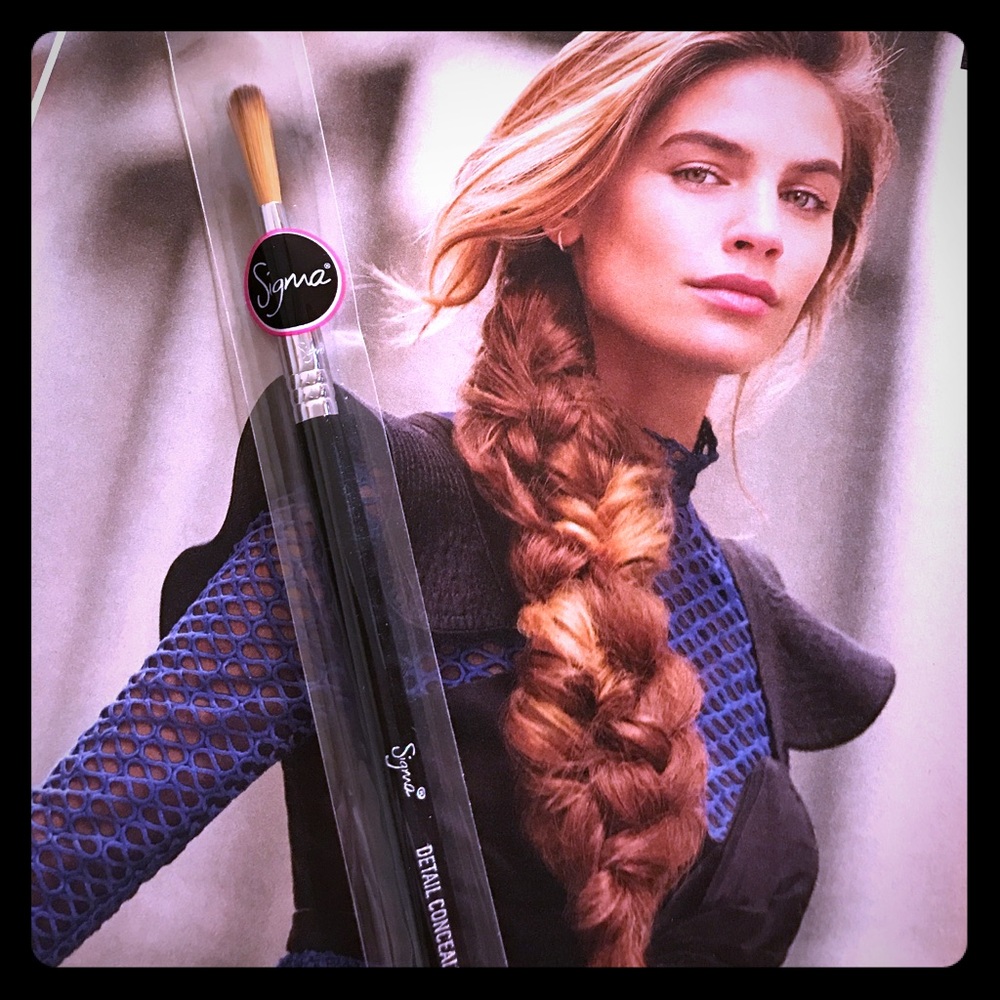 🎄3 for $25🎄S I G M A Detail Concealer Brush F71