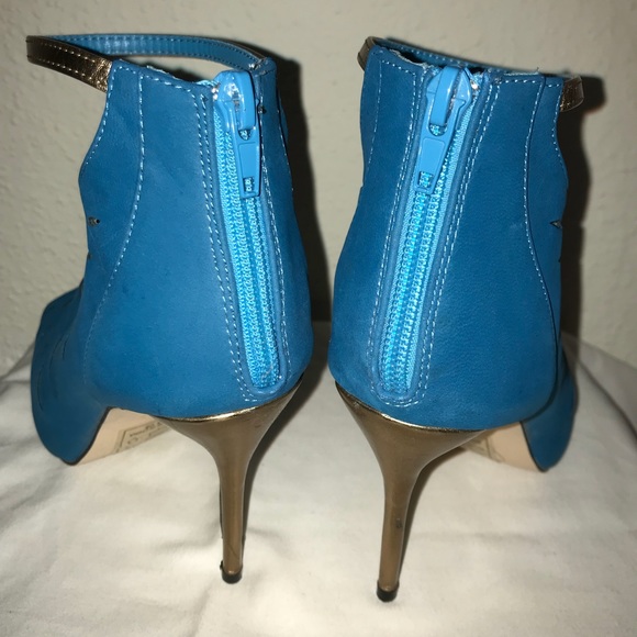 Heels - Picture 3 of 5