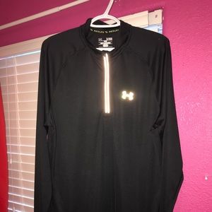 Under Armour XL LongSleeve Shirt Reflector.