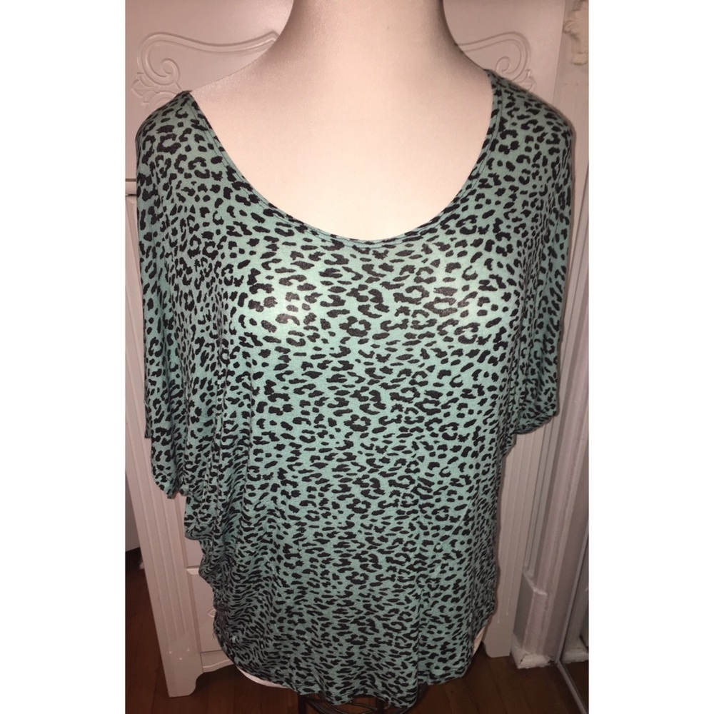 Women’s Plus Size Stretchy Leopard Top
