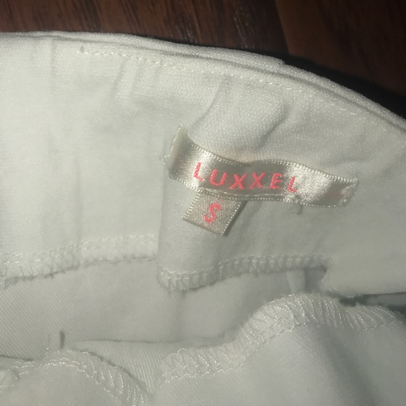 White short skort - Picture 3 of 5