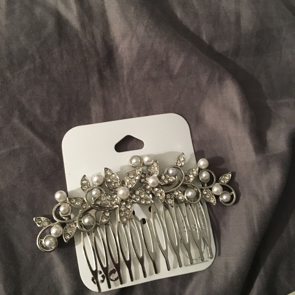 Silver Bridal Hair Comb with Pearls and Crystals