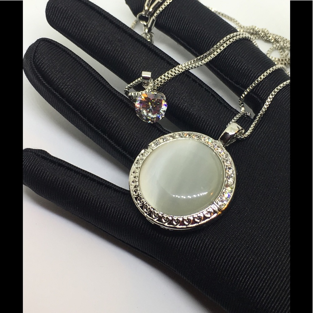 Silver Pendant Necklace