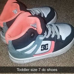 Dc shoes