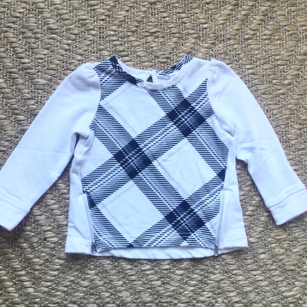 Cherokee 3T Ivory Sweater
