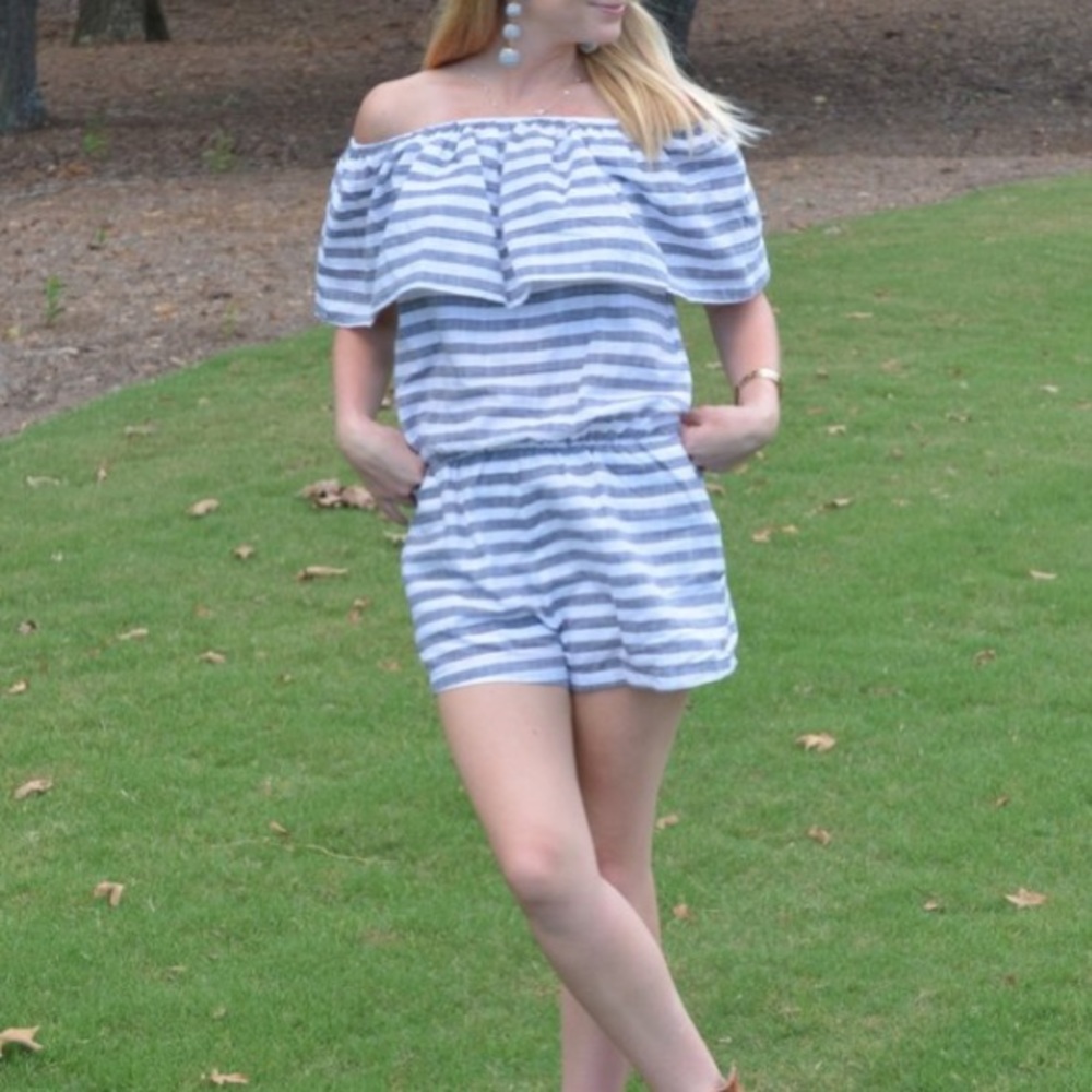 Off The Shoulder Striped Romper - Picture 4 of 8
