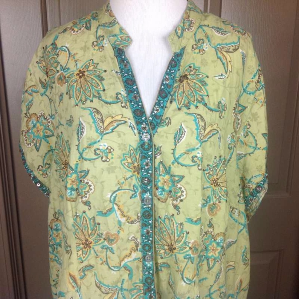 Quizz Woman Top 22W Button Down Blouse Floral Bead