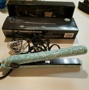 New 1.25" Flat Iron Straightener New 1.25" Flat Iron Straightener