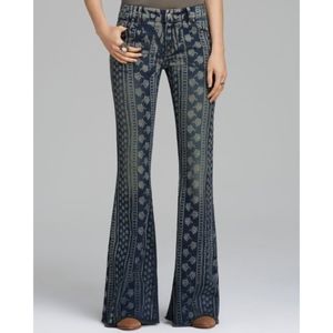 ✨ FREE PEOPLE BOHO FLORAL STRIPE FLARE JEANS ✨