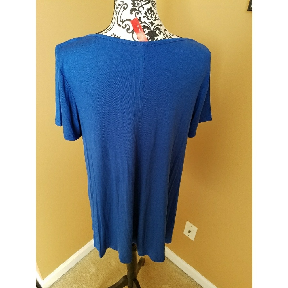 PLUS SIZE Top - Picture 4 of 5