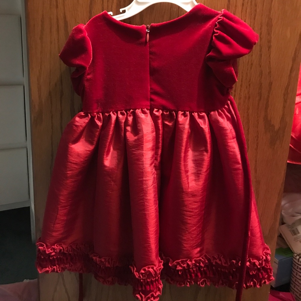 Red dress - Picture 2 of 3