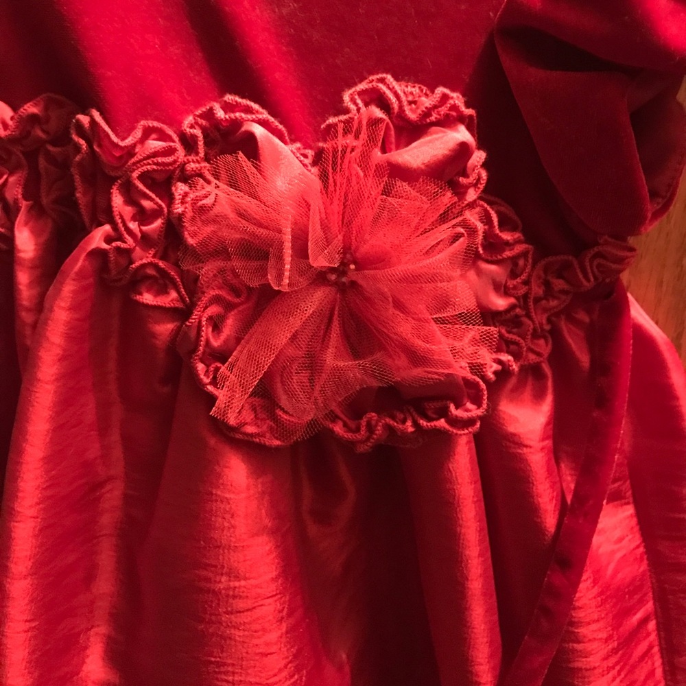 Red dress - Picture 3 of 3