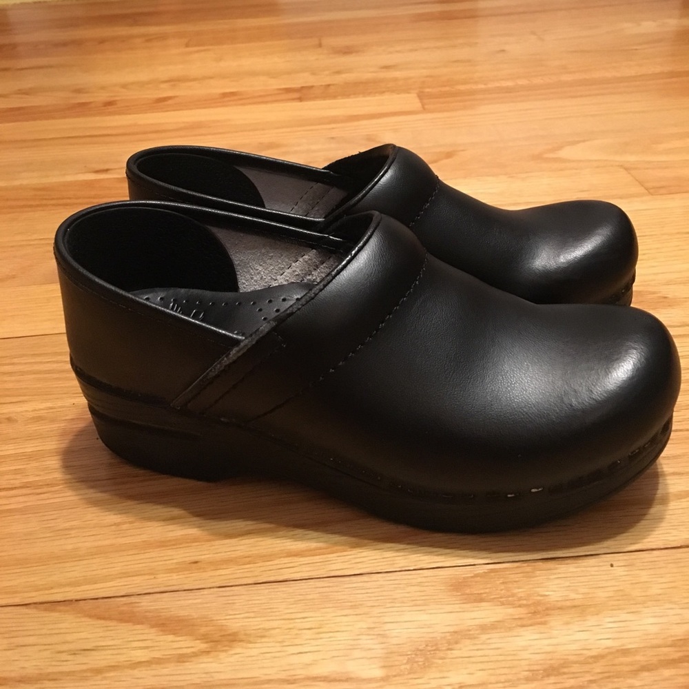 Dansko “Professional” Black Box size 5 clogs