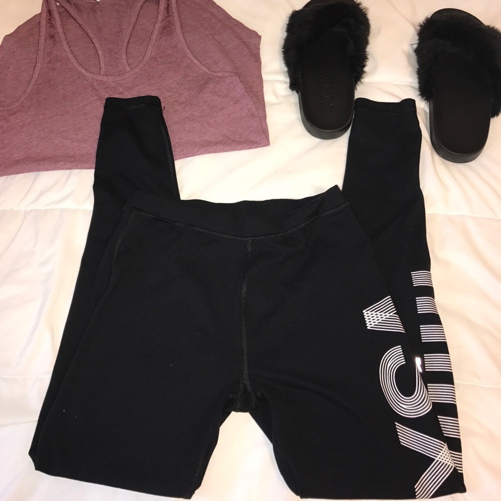 SALE!!💖SMALL VICTORIA SECRET BUNDLE SMALL🙌🏼 - Picture 1 of 5