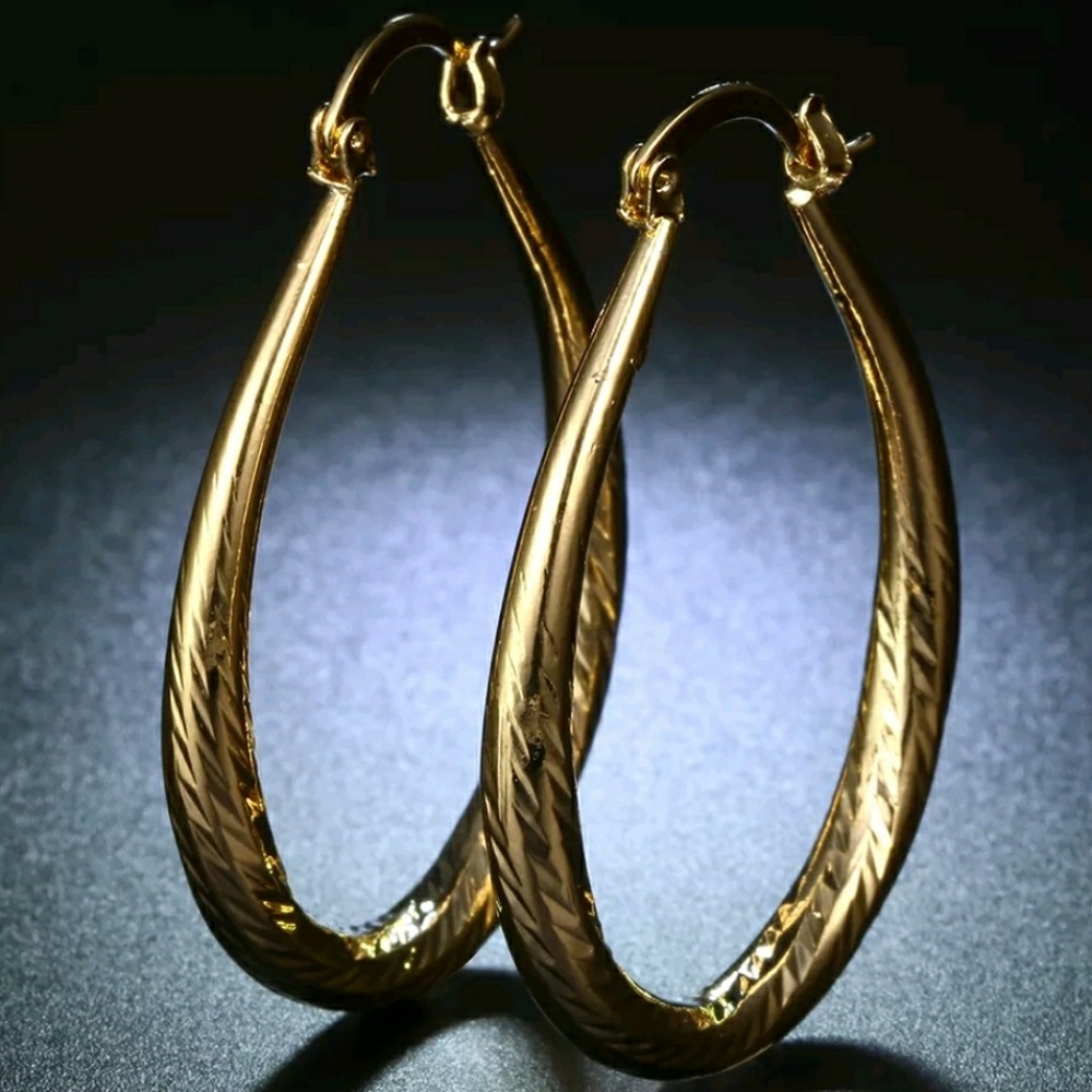 NWT 18k Gold Filled Teardrop hoop earrings
