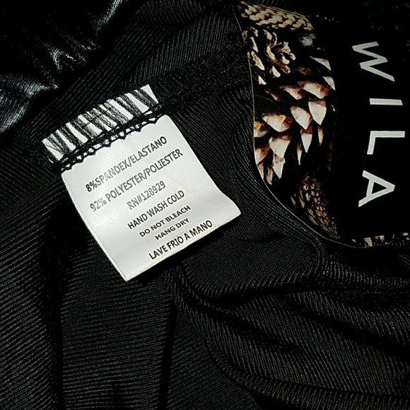 🆕️Plus Size Vegan Leather Leggings - Picture 4 of 5