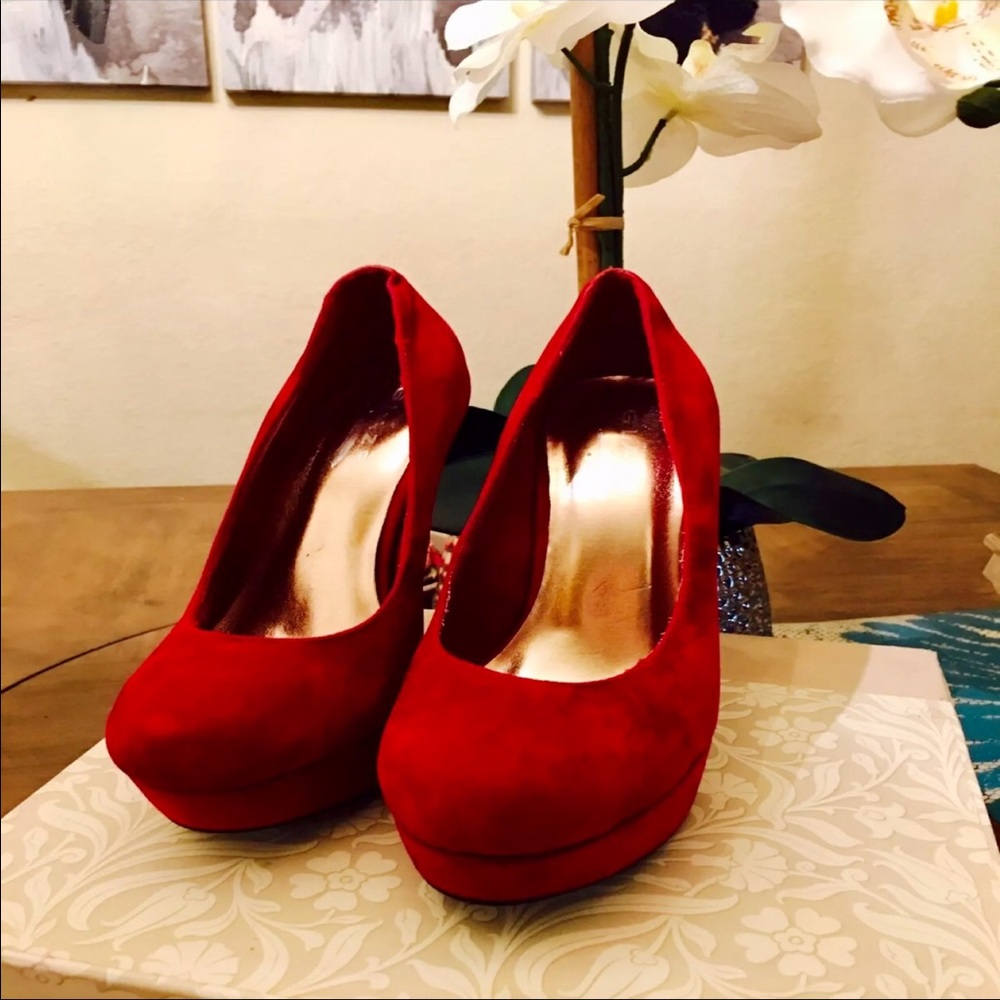 Gorgeous Red Shoes