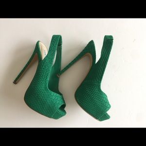 Beautiful Dragon Scaled Platform Stilettos