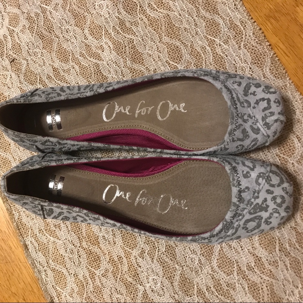 Grey leopard print TOMS ballet flats
