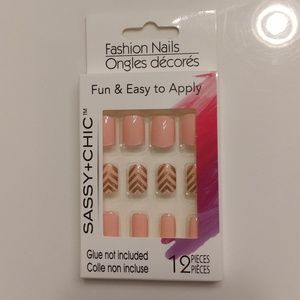 💥FREE GIFT with purchase💥 Sassy+Chic Nail Decor