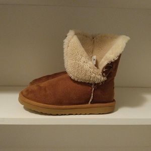 Girls UGG Boots sz 3