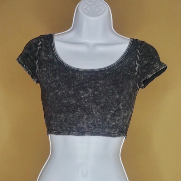 Crop top - Picture 1 of 2