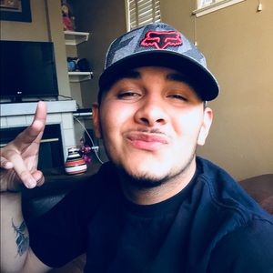 Meet your Posher, Moises