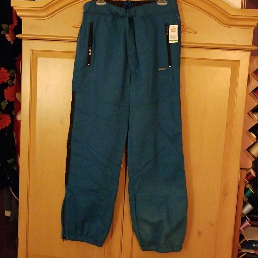 Echo Unlimited  warm pair of sweat pants.