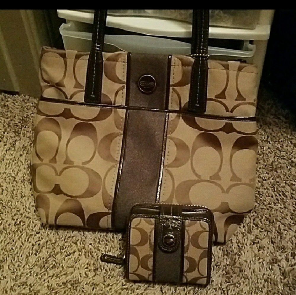 Authentic Coach signature satchel w/ wallet