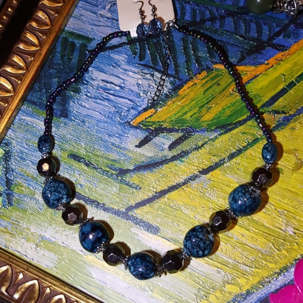 Necklace set.