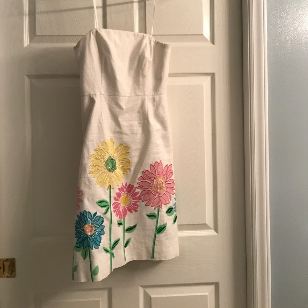 Lilly Pulitzer dress white w/ flower detail