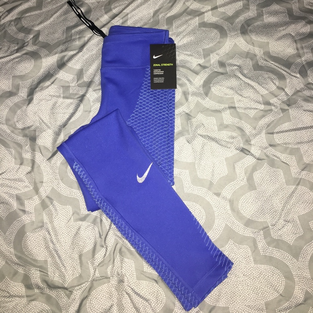 Brand NWT Nike Zonal Strength Tights