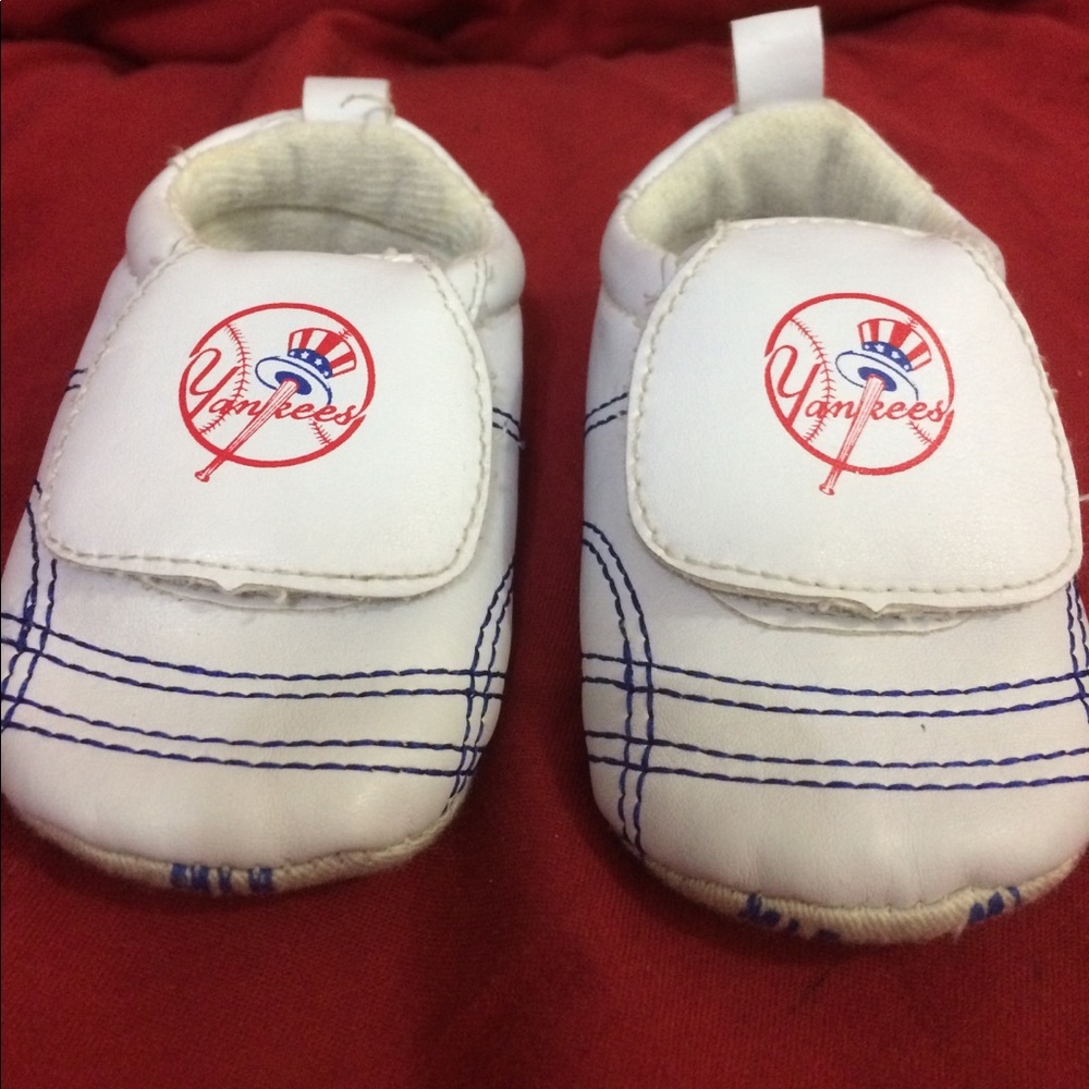 Infant Yankees shoes