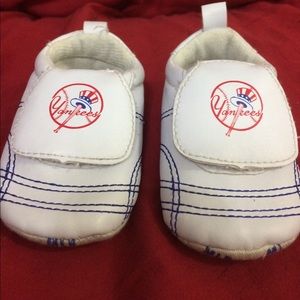 Infant Yankees shoes