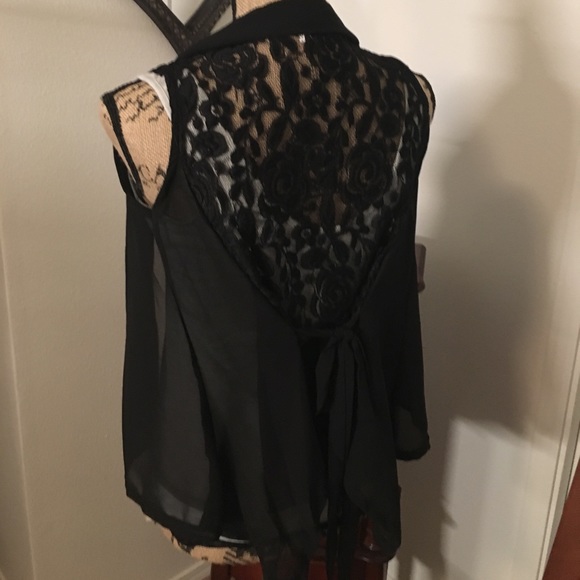 Chiffon lace back vest - Picture 2 of 3