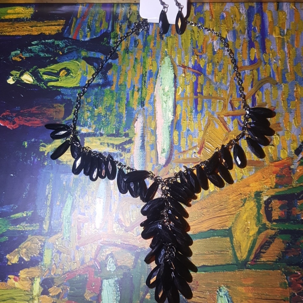 Necklace Set - Picture 4 of 4