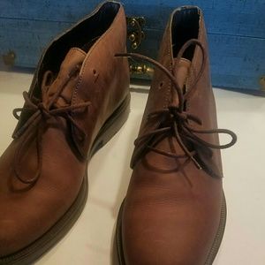 Womens desert booties size 8 brown leather