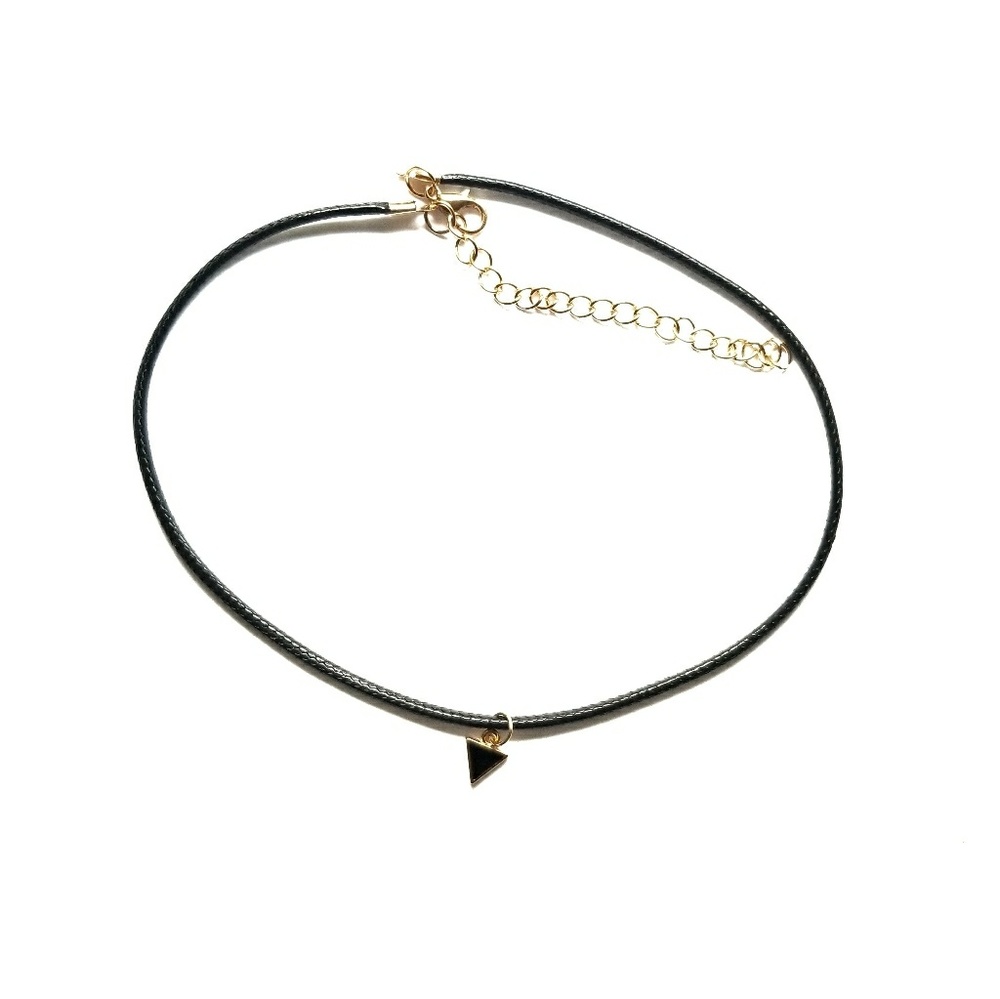 3 FOR $15 ♦️ Triangle Pendant Choker