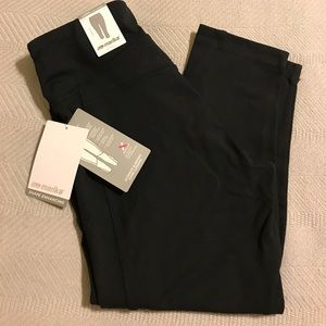 Marika Capri Legging