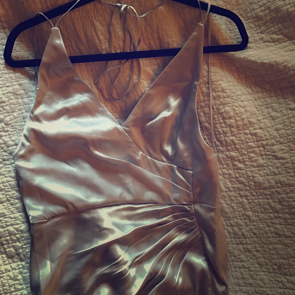 ❌SOLD.❌Silver gown. Sz 4. Inspired by Bella Hadid
