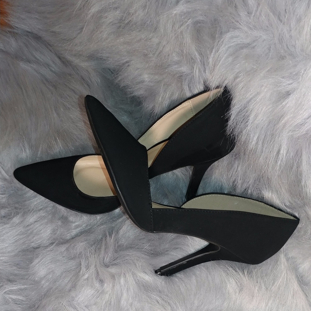 Black Suede Pump