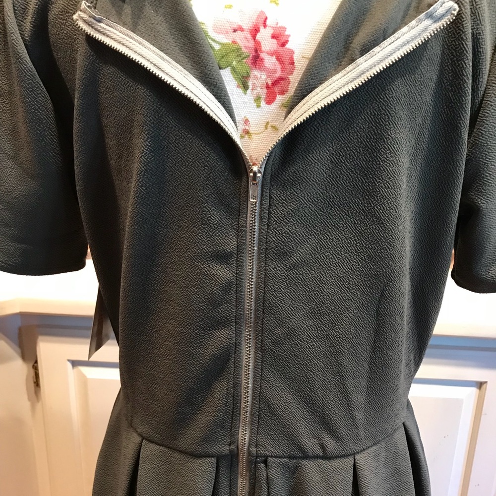 Amelia - Picture 2 of 7