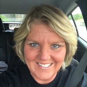 Meet your Posher, Leslie