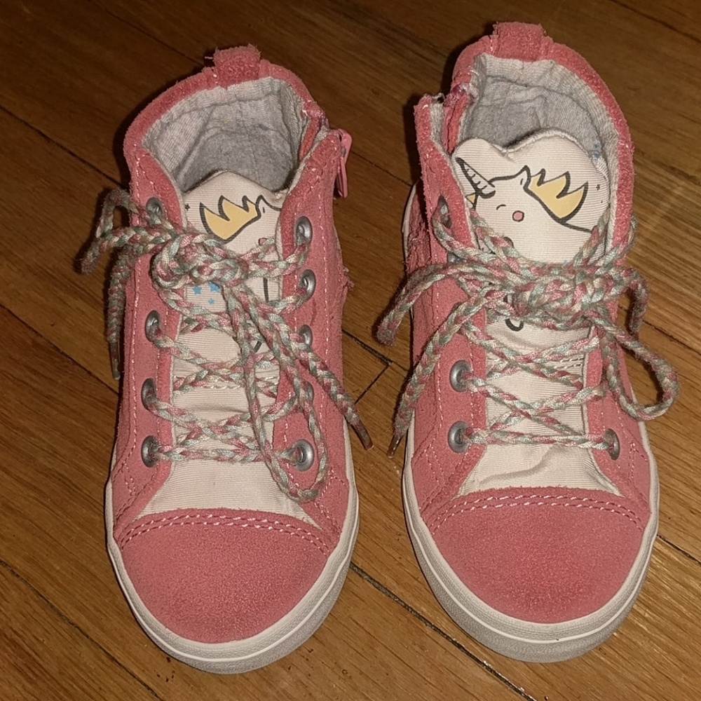 Zara baby sneakers size 6